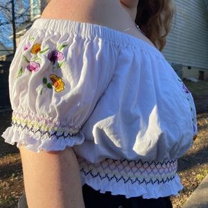 CUTE RUFFLE CROP TOP